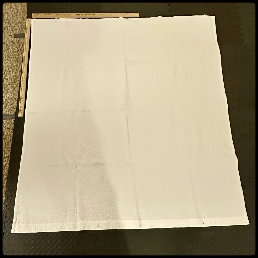 🚿🛁 Crate & Barrel Elegant White Textured Shower Curtain, Great Condition, Clean